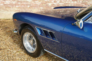 Immagine 28/50 di Ferrari 330 GT (1966)