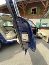 Image 22/36 of Jaguar XJ 6 4.2 (1984)