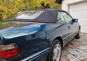 Afbeelding 5/38 van Mercedes-Benz E 200 (1995)