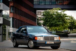 Obraz 14/50 pojazdu Mercedes-Benz 300 CE-24 (1992)