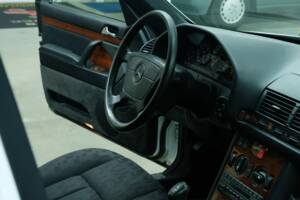 Bild 29/50 von Mercedes-Benz 300 SE (1992)