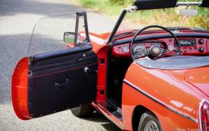 Image 24/39 de MG MGB (1964)