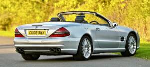 Image 15/50 of Mercedes-Benz SL 55 AMG (2006)