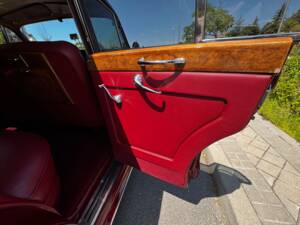Image 47/81 of Bentley S 1 (1959)