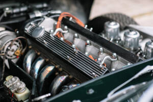 Image 59/63 of Jaguar E-Type (1969)