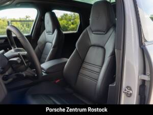 Obraz 6/33 pojazdu Porsche Cayenne E-Hybrid (1900)
