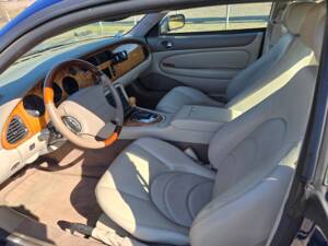Immagine 6/24 di Jaguar XKR (2002)