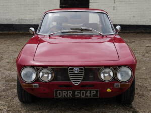 Image 6/49 of Alfa Romeo Giulia 1600 GT Junior (1976)