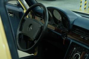 Image 45/76 of Mercedes-Benz 350 SEL (1977)