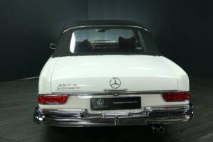 Imagen 43/50 de Mercedes-Benz 250 SE (1966)