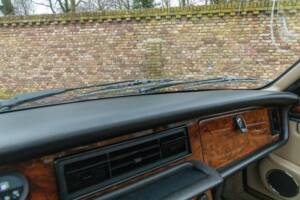 Image 46/50 of Jaguar XJ 12 (1987)