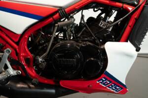 Image 15/41 de Yamaha DUMMY (1985)