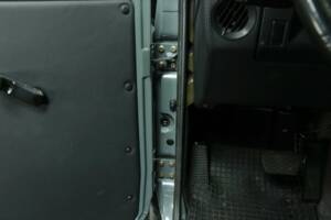 Immagine 12/50 di Mercedes-Benz 230 GE (SWB) (1993)