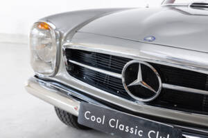 Image 20/24 of Mercedes-Benz 280 SL (1968)