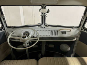 Imagen 2/19 de Volkswagen T1 Samba (1967)