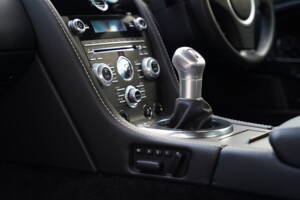 Immagine 21/50 di Aston Martin V12 Vantage (2012)