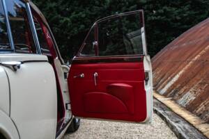 Bild 26/51 von Jaguar 240 (1968)