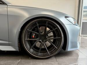 Immagine 6/31 di Audi RS6 Avant (2021)