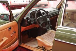 Bild 17/54 von Mercedes-Benz 250 T (1979)