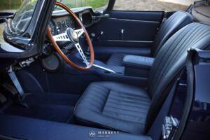Image 40/80 de Jaguar Type E 4.2 (1966)