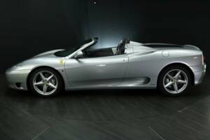 Immagine 3/50 di Ferrari 360 Spider (2003)