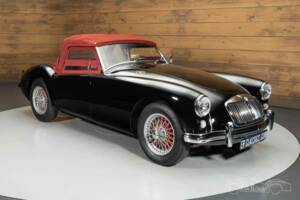 Image 13/19 of MG MGA 1500 (1955)