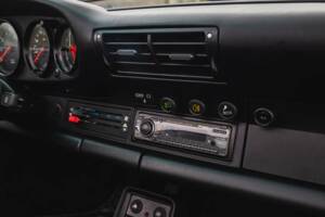 Image 45/50 de Porsche 911 Carrera 3.2 (1989)