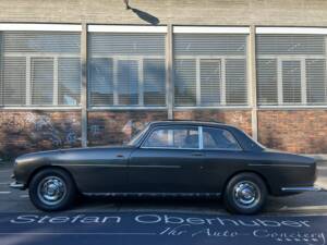 Image 8/34 of Bristol 411 Mk. I (1970)