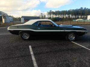 Image 11/36 of Dodge Challenger R/T (1970)