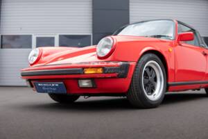 Bild 14/31 von Porsche 911 Carrera 3.2 (1988)