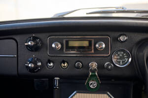 Image 77/100 de MG MGC GT (1970)