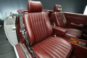 Immagine 18/30 di Mercedes-Benz 300 SL (1988)