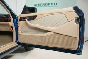 Image 23/41 of Mercedes-Benz 560 SEC (1990)