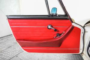 Bild 9/50 von Volvo 1800 S (1968)