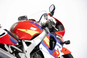 Immagine 9/50 di Honda CBR 900RR Fireblade (1996)