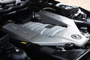 Image 22/50 of Mercedes-Benz C 63 AMG (2012)