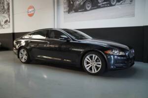 Bild 1/32 von Jaguar XJ 5.0 (2011)