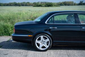 Obraz 40/50 pojazdu Jaguar XJR Super V8 (2004)
