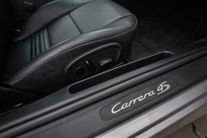 Afbeelding 51/73 van Porsche 911 Carrera 4S (2002)