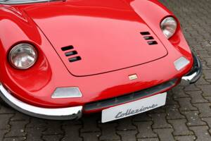 Image 22/24 de Ferrari Dino 246 GT (1973)