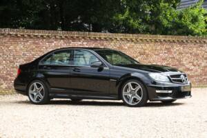 Image 28/50 of Mercedes-Benz C 63 AMG (2012)