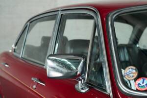 Bild 25/50 von Jaguar XJ 6 L 4.2 (1974)