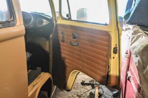 Image 8/23 of Volkswagen T2b Pickup Double Cabin (1978)