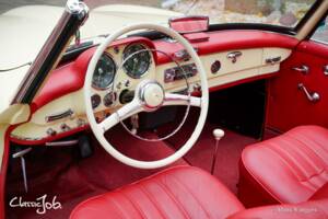 Image 8/61 of Mercedes-Benz 190 SL (1959)