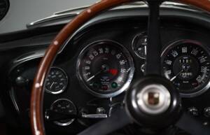 Bild 28/36 von Aston Martin DB 6 Vantage (1966)