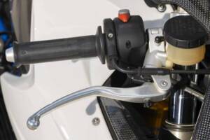 Image 17/47 of BMW HP2 Sport (2010)