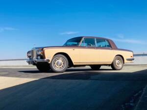 Image 3/12 de Rolls-Royce Silver Shadow I (1974)