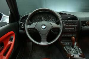 Immagine 16/50 di BMW 328i (1997)