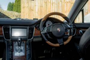 Bild 44/50 von Porsche Panamera 4S (2010)