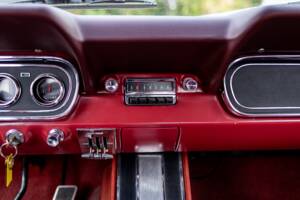 Image 47/50 of Ford Mustang 200 (1966)
